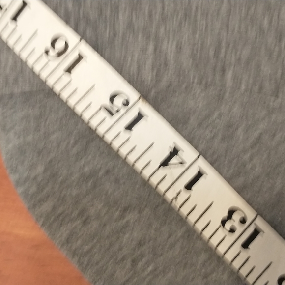 Nike kid's size L(7) athletic cut mostly cotton blend long-sleeved Tee - Picture 7 of 8